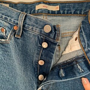 levis wedgie turn to stone